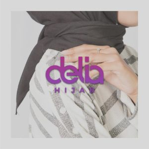 Padu-Padan Baju Motif Garis Anti-Boring