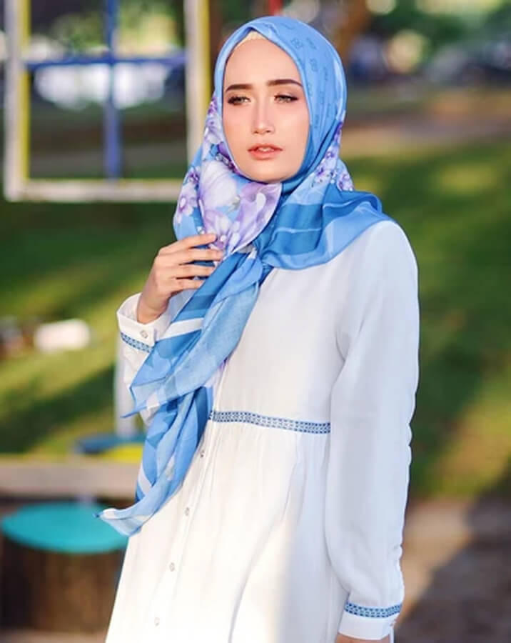 Delia Hijab - Baju Gamis Modern - 5 Cara Pakai Hijab Segi Empat - Model Hijab - Gaya Simple - Gaya Syar'i