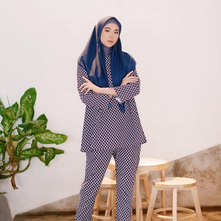 Delia Hijab – Baju Muslim Casual – Hijab Sukabumi – Hijab untuk Pipi Tembem Modis dan Kekinian – 2