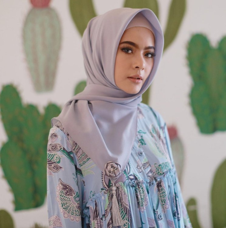 Delia Hijab Sukabumi – Baju Muslim Casual – Baju Gamis Modern – Model Hijab Casual untuk Hangout 2