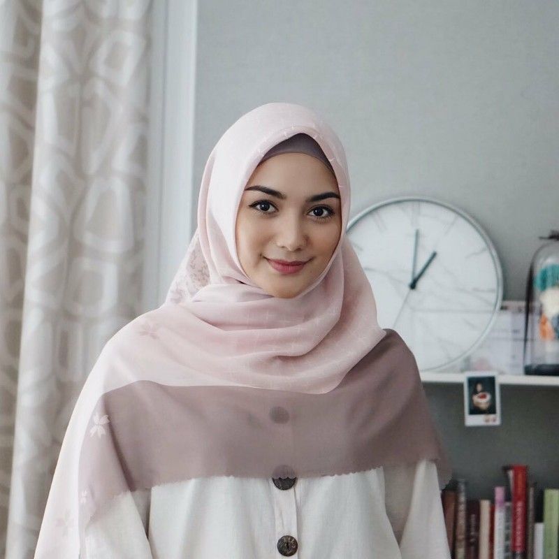 Gamis Syari Modis – Baju Gamis Murah dan Cantik – Hijab OOTD Casual Selebgram Indonesia – Foto OOTD Hijab Selebgram Hijabers