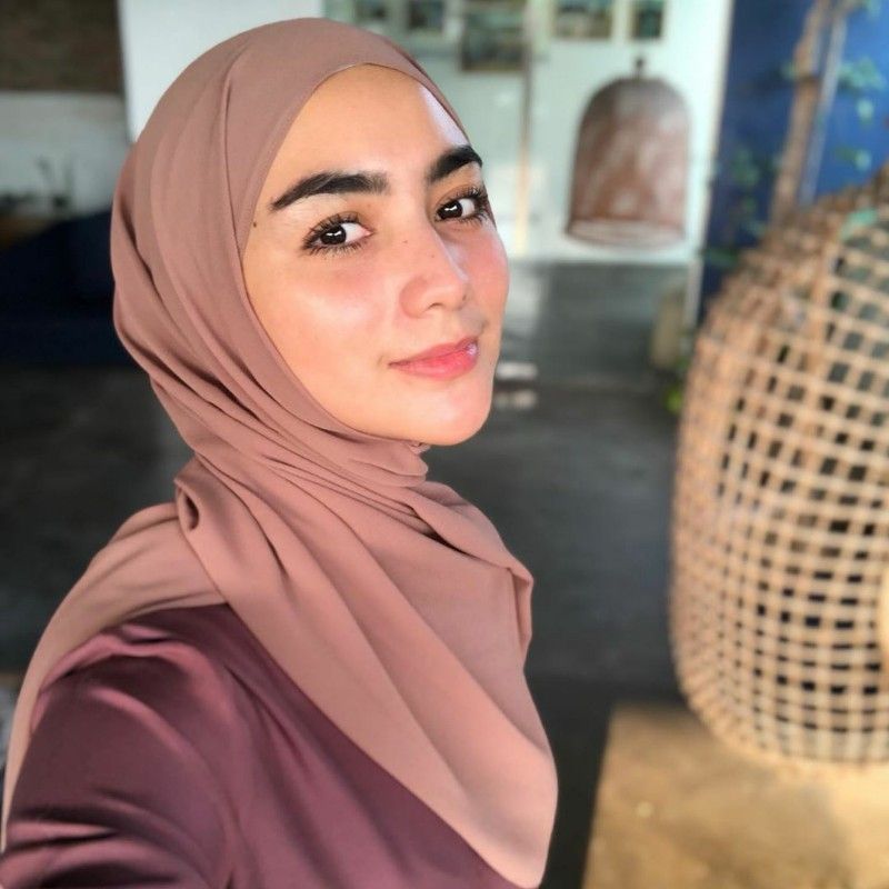 Gamis Syari Modis – Baju Gamis Murah dan Cantik – Hijab OOTD Casual Selebgram Indonesia – Foto OOTD Hijab Selebgram Hijabers