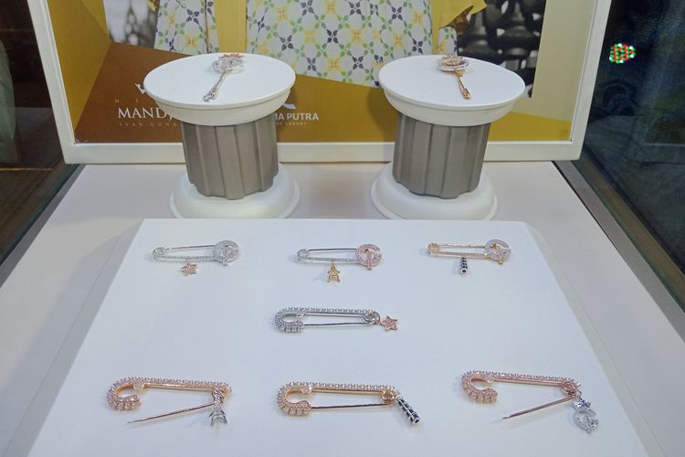 Delia Hijab Sukabumi – Baju Muslim Sukabumi – Baju Gamis Modern – Baju Gamis Model Sekarang – Gamis Syari Modis – Baju Gamis Murah dan Cantik – Harga Gelang Emas Terbaru – Harga Kalung Emas Putih – Gamis Zoya Ivan Gunawan – Kebaya Pengantin Ivan Gunawan – Model Gaun Pesta Ivan Gunawan – Hijab Collection Perhiasan Ivan Gunawan