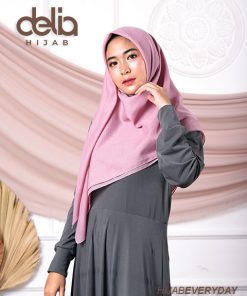 Deskha Adela - Jilbab Segiempat Polos - Delia Hijab