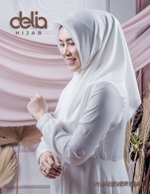 Deskha Athira - Jilbab Segiempat Terbaru - Delia Hijab