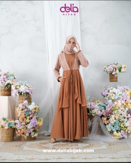 Busana Muslim Lebaran - Karmila Dress - Delia Hijab Coklat Gold